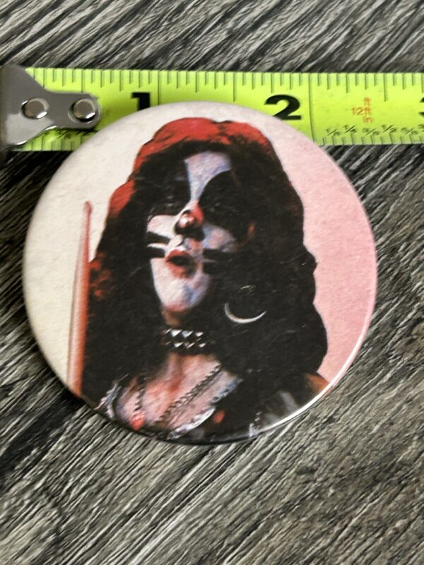 KISS BUTTON Pin Badge Dressed To Kill Tour Peter Criss 2 1/4 Vintage Kiss Aucoin