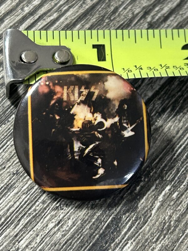 KISS BUTTON Pin Badge Alive Album Cover Gold Border 1 1/4" Vintage Kiss Aucoin