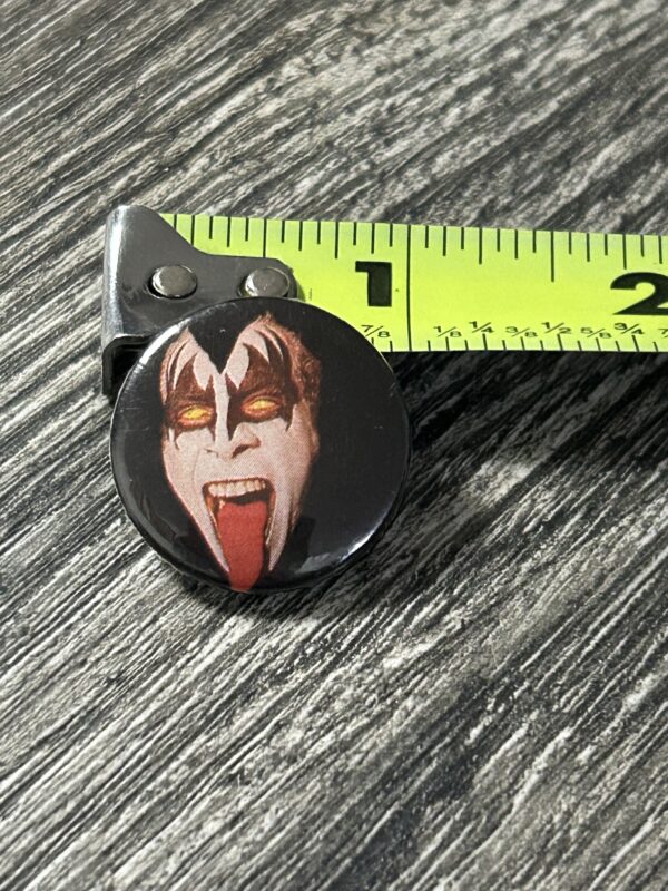 KISS BUTTON Pin Badge Alive Gene Simmons Face Tongue 1" Vintage Kiss Aucoin Era