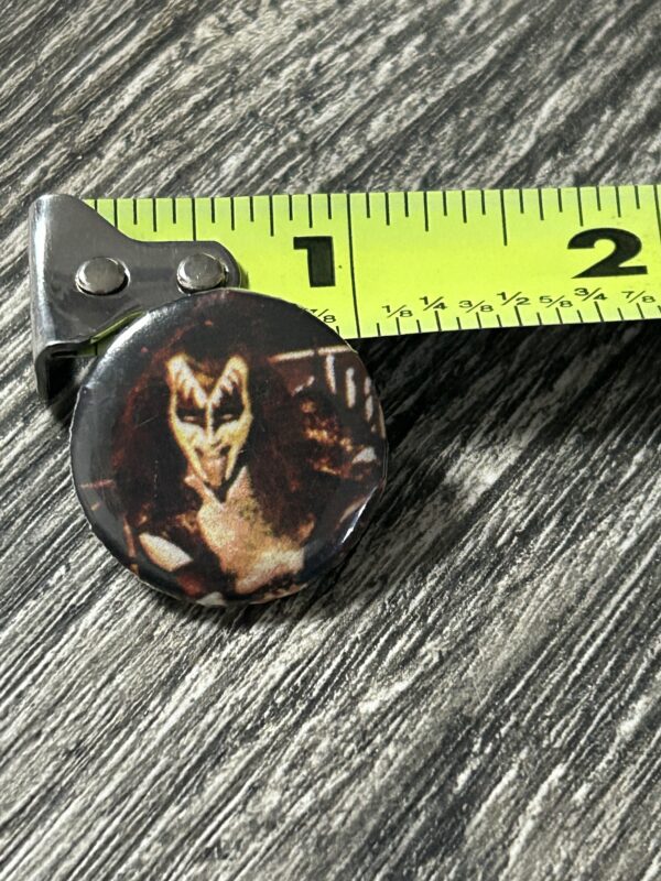 KISS BUTTON Pin Badge Alive Concert Tour Gene Simmons 1" Vintage Kiss Aucoin Era