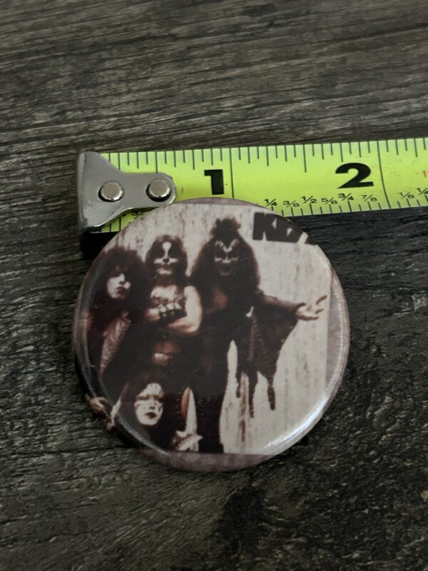 KISS BUTTON Pin Badge Hotter Than Hell Waterfall 1 3/4" Vintage Kiss Aucoin Era