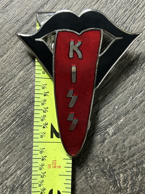 KISS Pin Badge Lips Tongue Enamel Metal Custom Made Aucoin Era Gene Simmons