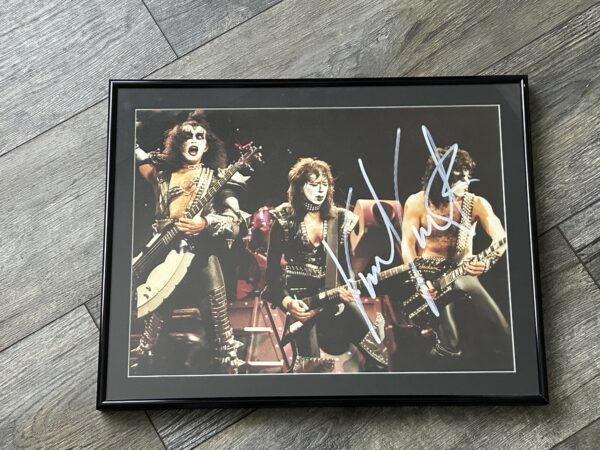 KISS Creatures Of The Night Photo Display VINNIE VINCENT Signed Vintage Kiss