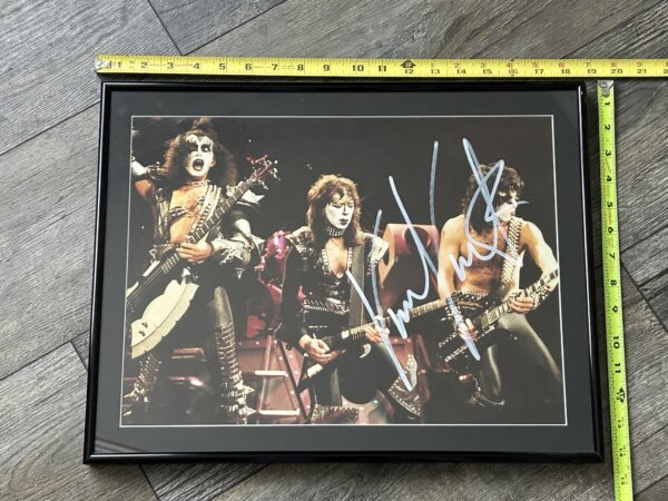 KISS Creatures Of The Night Photo Display VINNIE VINCENT Signed Vintage Kiss - Image 3