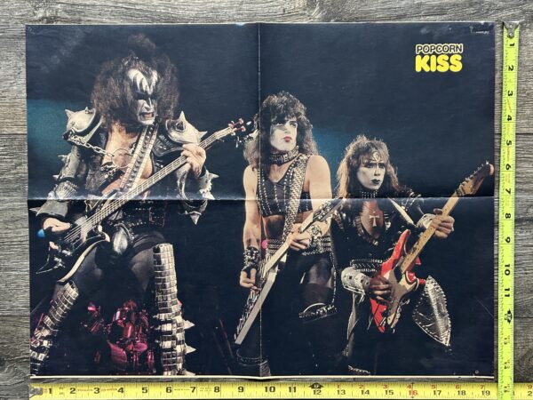 KISS Poster Centerfold Creatures Of The Night Concert Tour Gene Paul Vinnie On Stage w/ Guitars