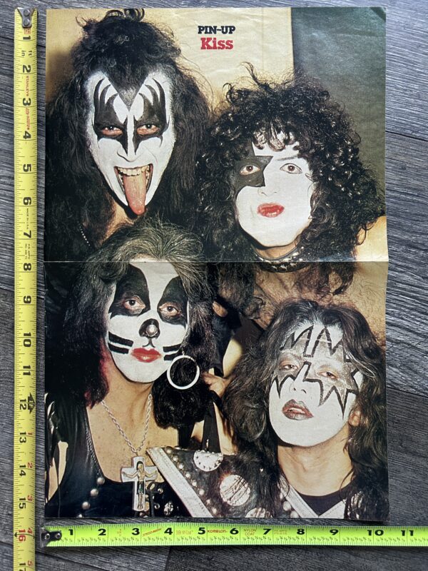 KISS Poster Centerfold Hotter Than Hell Close Up Pose Vintage Kiss Aucoin 10x15