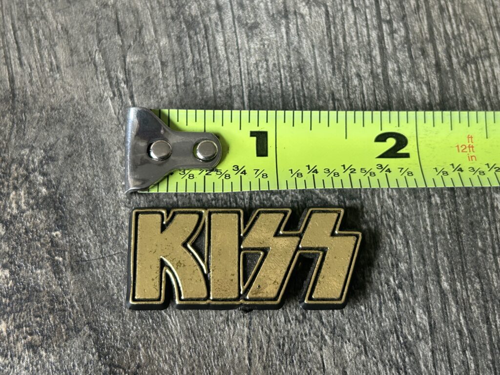 KISS Pin Badge Gold Logo Contoured Plastic 1 3/4" Vintage Kiss 1980's