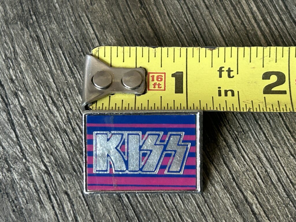 KISS Pin Badge Enamel Logo Blue Pink Clubman UK Texture Back Vintage Kiss 1980's