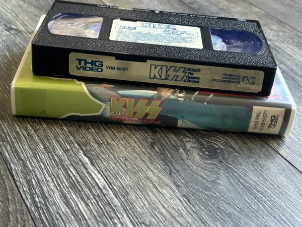 KISS VHS Video Tape Kiss Meets The Phantom Australia Aussie Vintage Kiss Aucoin - Image 4