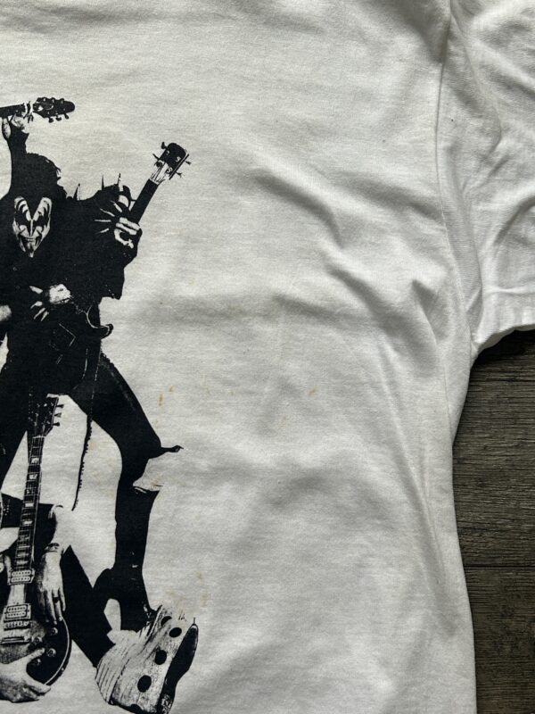 Kiss Vintage T-Shirt Alive Era w/ Guitars XL Vintage Kiss Memorabilia UNWORN - Image 3