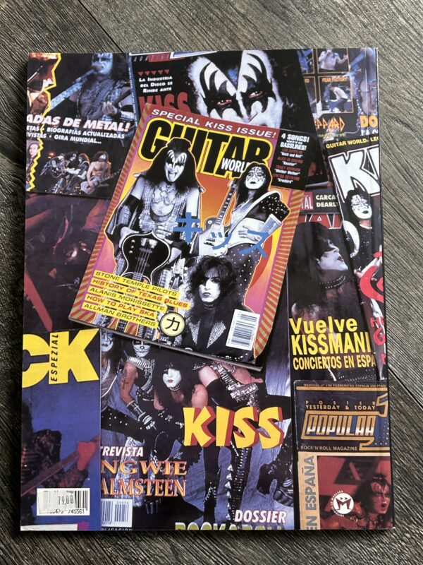 KISS Book Hotter Than Hell + Poster Insert & CD Cover Insert France Vintage Kiss