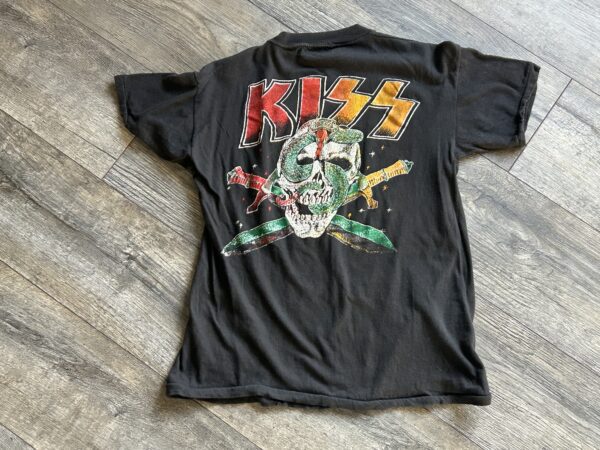 KISS Vintage Concert T-Shirt Animalize Tour Parking Lot Skull Snake Vintage Kiss