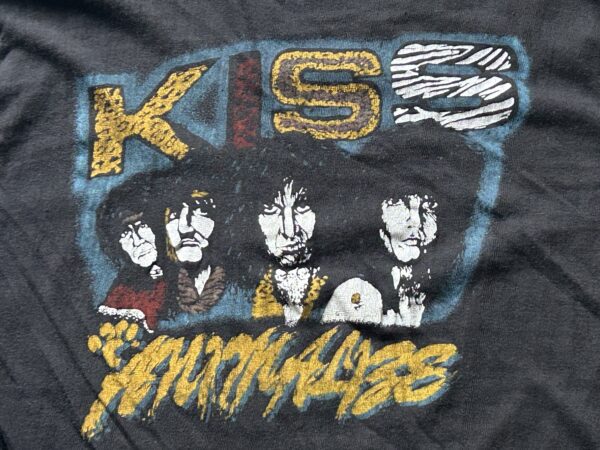 KISS Vintage Concert T-Shirt Sleeveless Animalize Tour Parking Lot Vintage Kiss