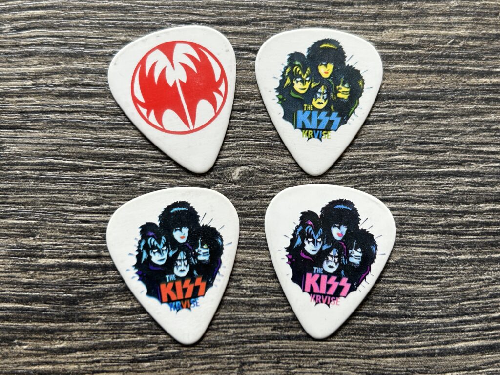 KISS Guitar Pick Kiss Kruise VI Gene Simmons 4pc Lot Night 1 2 Sailaway Plectrum