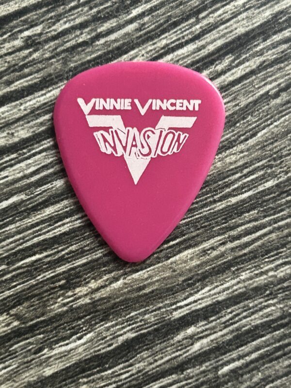Kiss Guitar Pick VINNIE VINCENT INVASION Dana Strum Pink White 1986 Vintage Kiss