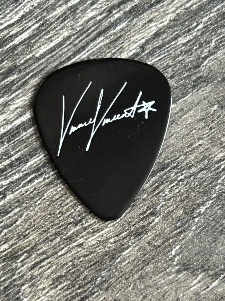 Kiss Guitar Pick VINNIE VINCENT INVASION Black White Signature Vintage Kiss