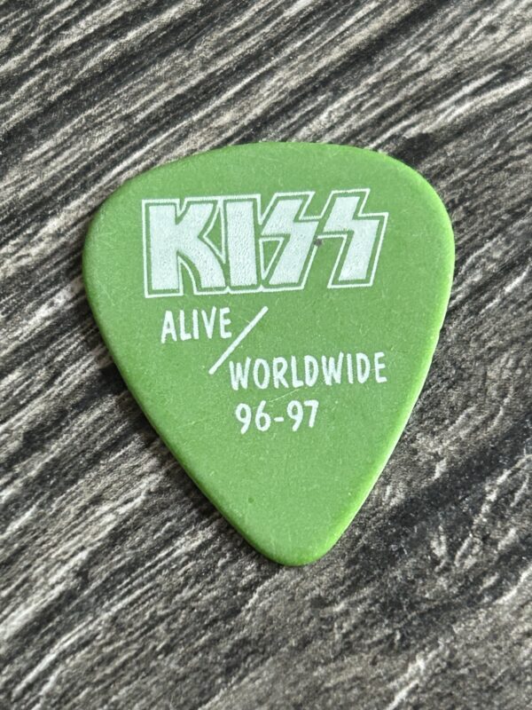 KISS Guitar Pick PETER CRISS Alive Worldwide Reunion Tour Green Vintage Kiss