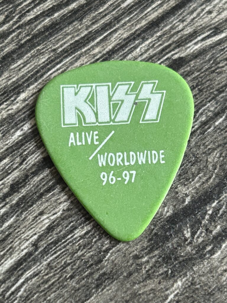 KISS Guitar Pick PETER CRISS Alive Worldwide Reunion Tour Green Vintage Kiss