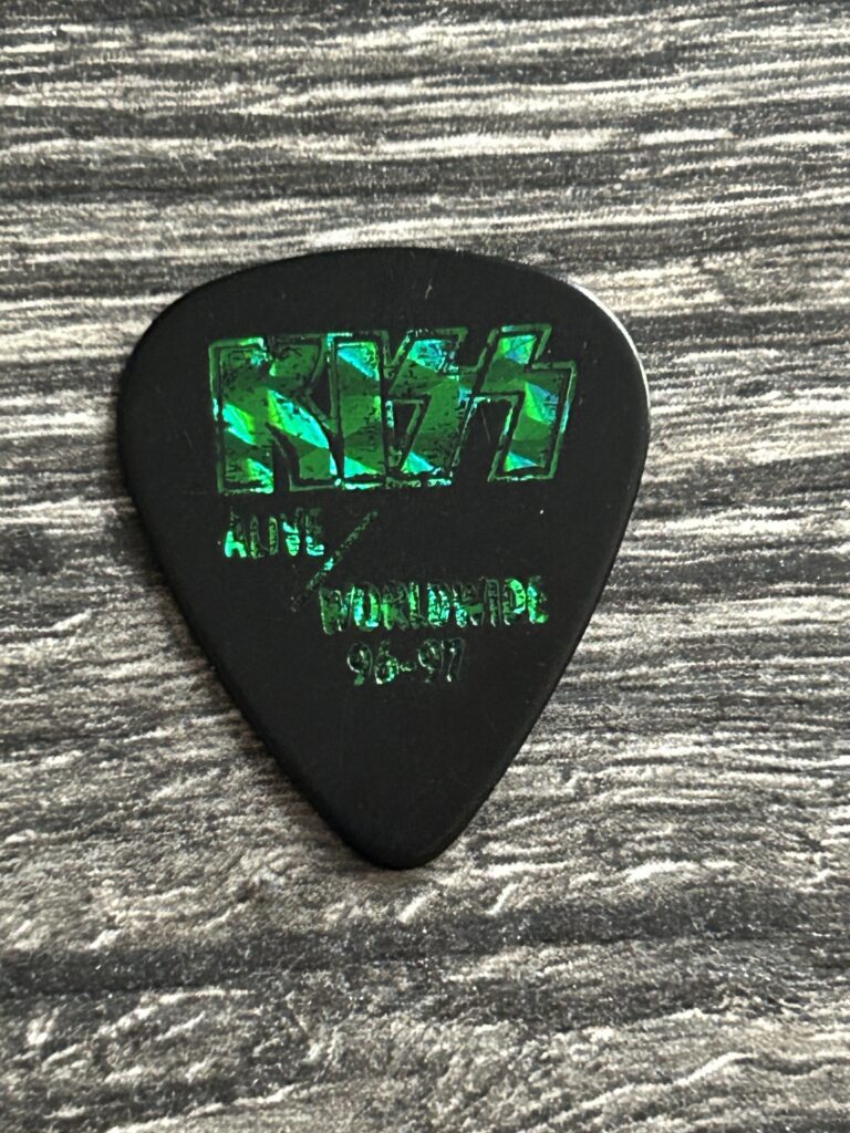 KISS Guitar Pick PETER CRISS Alive Worldwide Reunion Black Green Vintage Kiss