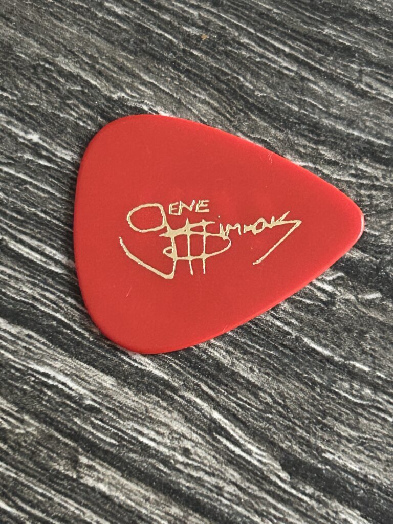 KISS Guitar Pick GENE SIMMONS Musicade Horizontal Red Gold Vintage Kiss 1980's