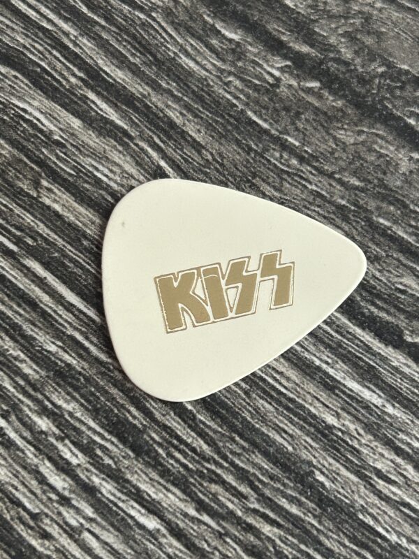 KISS Guitar Pick ACE FREHLEY Musicade Horizontal Gold White Vintage Kiss 1980's