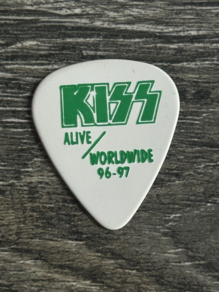 KISS Guitar Pick PETER CRISS Alive Worldwide Reunion White Green Vintage Kiss