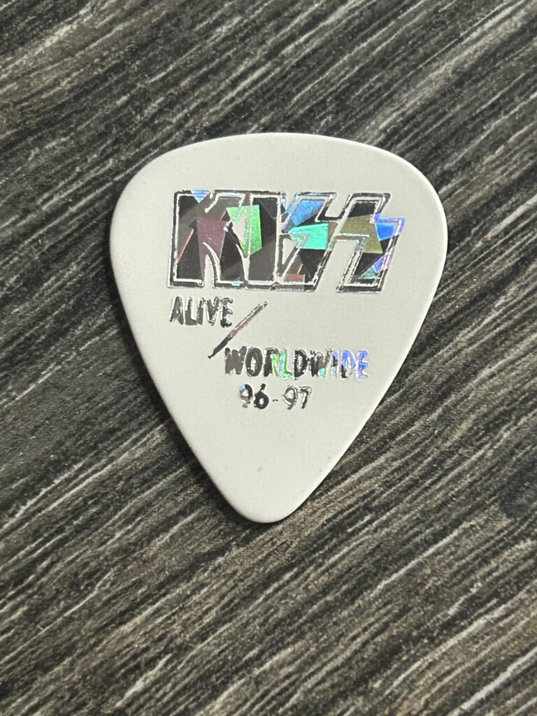 KISS Guitar Pick PETER CRISS Alive Worldwide Reunion Silver Prism White Vintage
