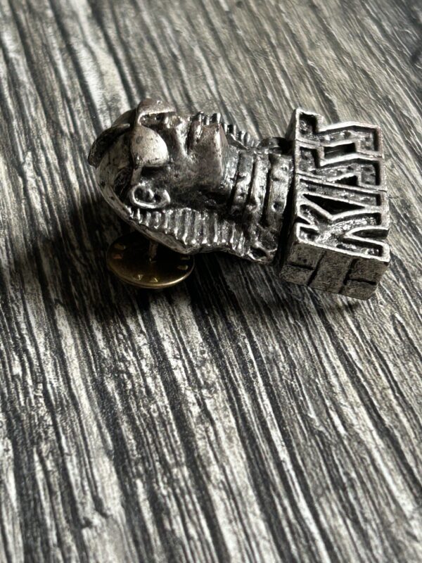 KISS Pin Badge Sphinx Hot In The Shade Germany Logo Vintage Kiss Memorabilia B