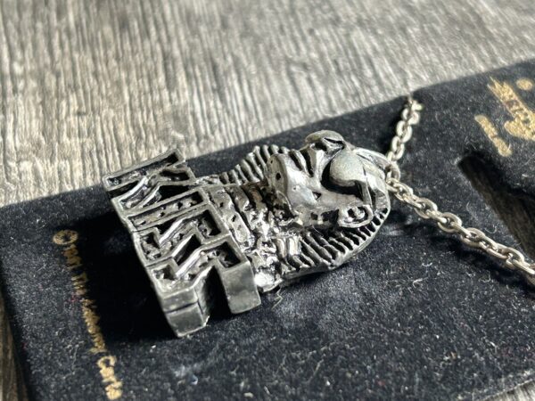 KISS Pendant Necklace Jewelry Sphinx Hot In The Shade Germany Vintage Kiss B - Image 4