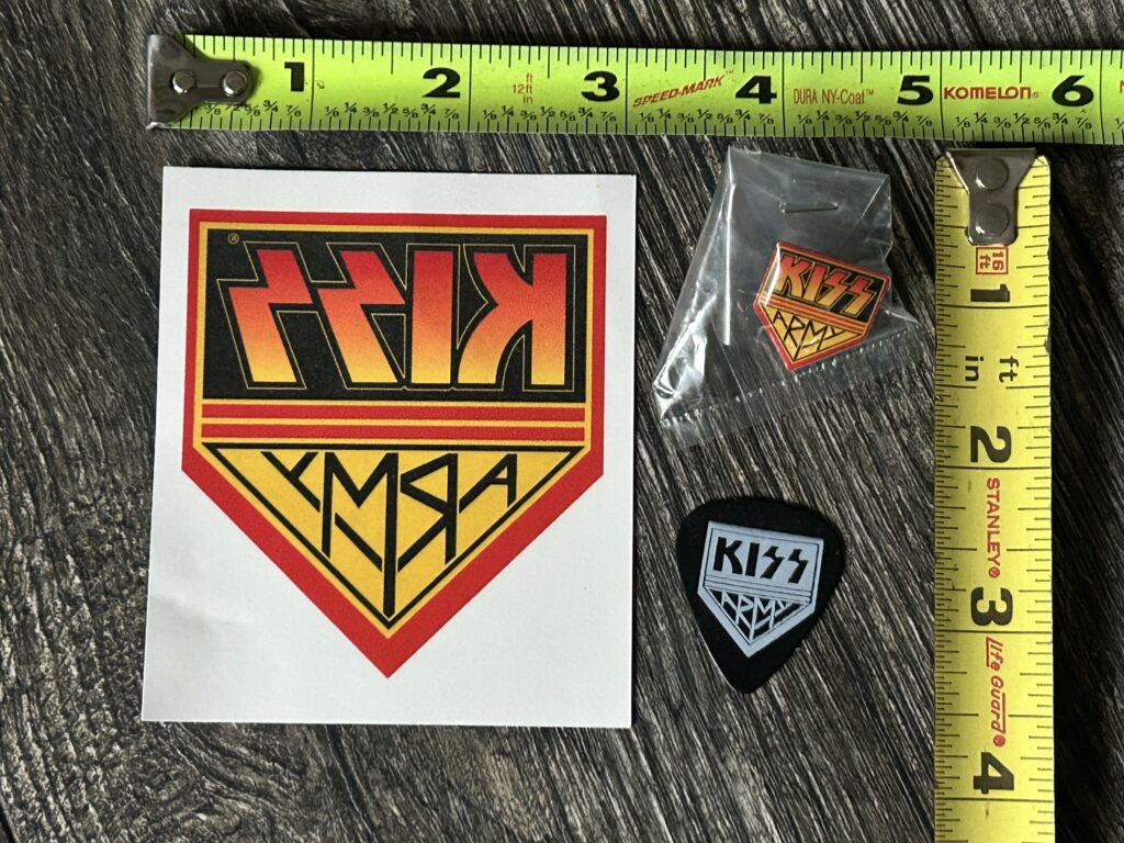 KISS Army Member Set Pin Badge Guitar Pick Temporary Tattoo Unused Vintage Kiss