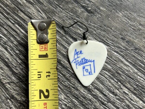 Kiss Guitar Pick Earring ACE FREHLEY Just For Fun Tour 1992 A Vintage Kiss