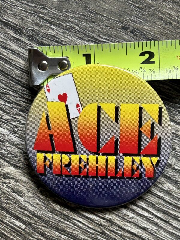 Kiss Button Pin Badge ACE FREHLEY Trouble Walkin Card Logo A Vintage Kiss