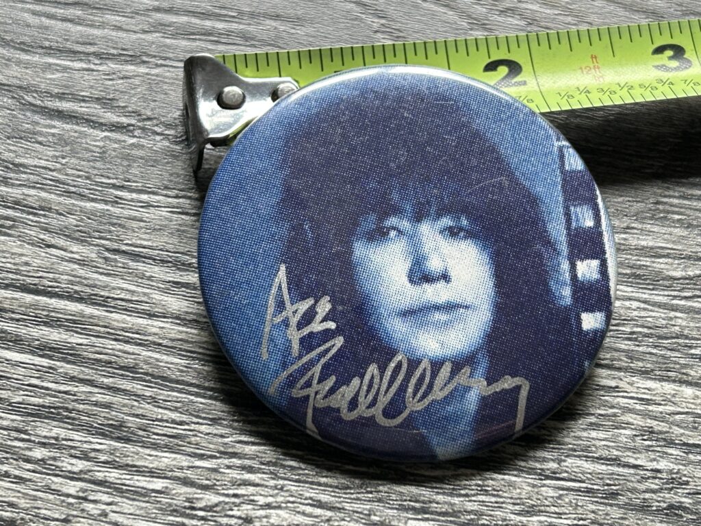 Kiss Button Pin Badge ACE FREHLEY SIGNED Autograph Blue Vintage Kiss Memorabilia