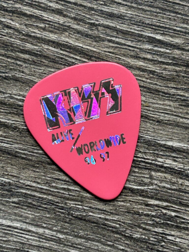 KISS Guitar Pick ACE FREHLEY Alive Worldwide No Dash Pink Silver Vintage Kiss