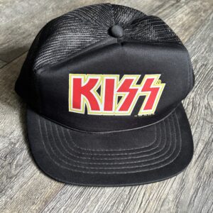 KISS Hat Trucker Cap Red Yellow Logo UNWORN 1989 Hot In The Shade Vintage Kiss