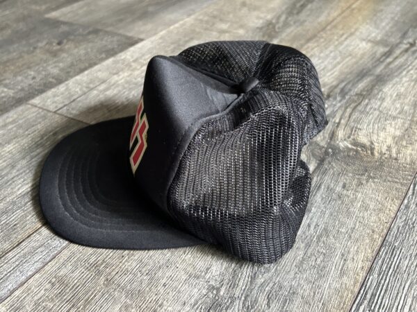 KISS Hat Trucker Cap Red Yellow Logo UNWORN 1989 Hot In The Shade Vintage Kiss