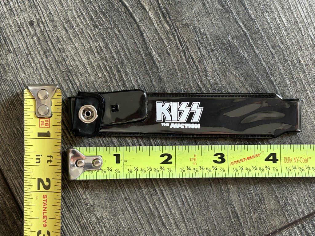 KISS Wristband Kiss The Auction Butterfields 2000 White Vintage Kiss Memorabilia
