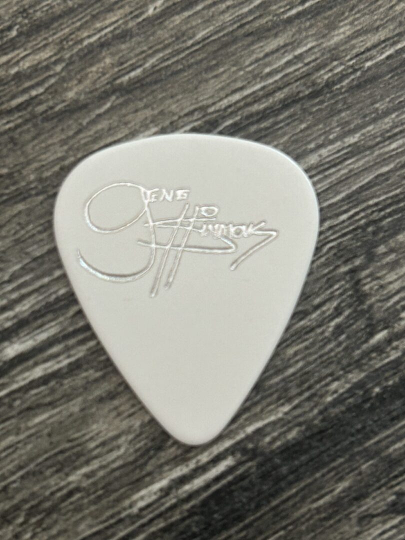 KISS Guitar Pick GENE SIMMONS Alive Reunion White Silver No Dash Vintage Kiss