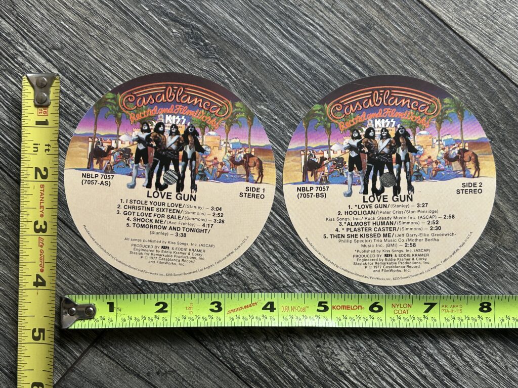 KISS Vinyl Record UNUSED Spindle Label LOVE GUN 2pc Set USA Vintage Kiss Aucoin