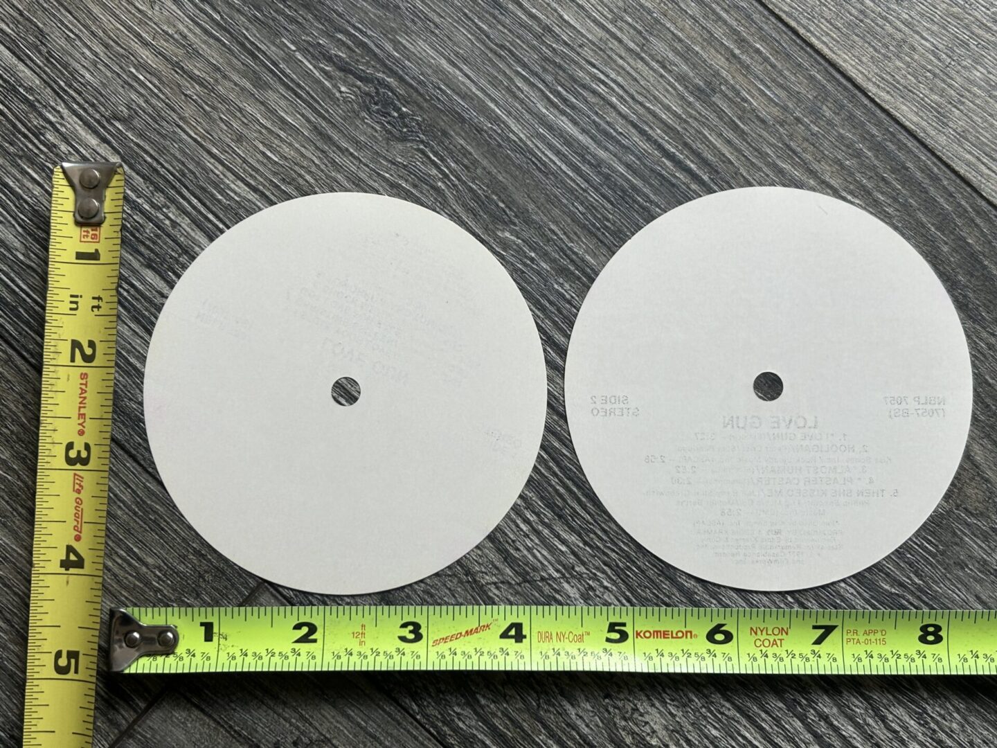 KISS Vinyl Record UNUSED Spindle Label LOVE GUN 2pc Set USA Vintage Kiss Aucoin - Image 2
