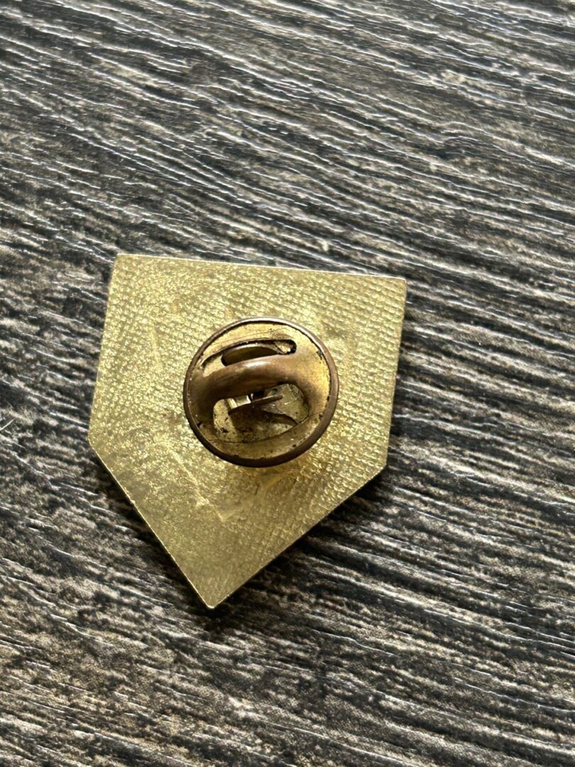 KISS Pin Badge Kiss Army Shield Shaped 1" x 1" Vintage Kiss Memorabilia Aucoin - Image 2