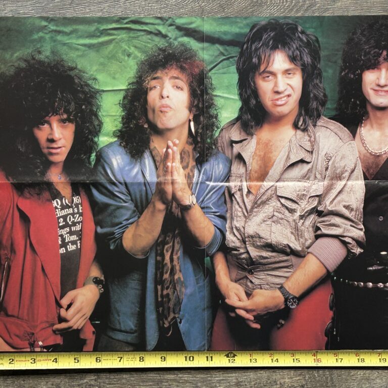 KISS Poster Centerfold Animalize Concert Tour Eric Paul Gene Bruce Green Background Vintage Kiss