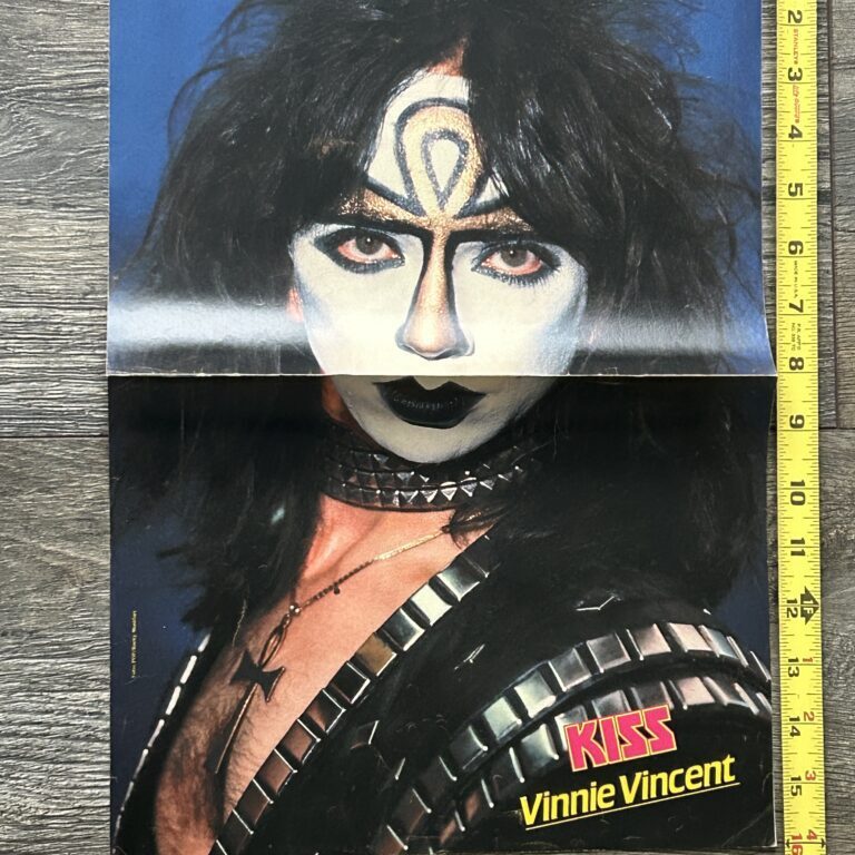 KISS Poster Centerfold Creatures Of The Night Vinnie Vincent Ankh Makeup