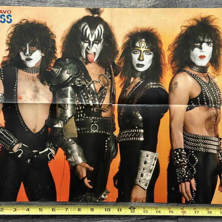 KISS Poster Centerfold Creatures Of The Night Eric Gene Vinnie Ace