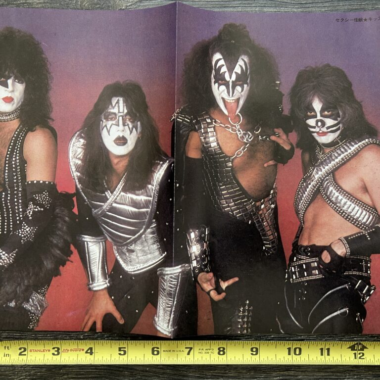 KISS Poster Centerfold Love Gun Group Pose Japan Japanese Vintage Kiss Aucoin