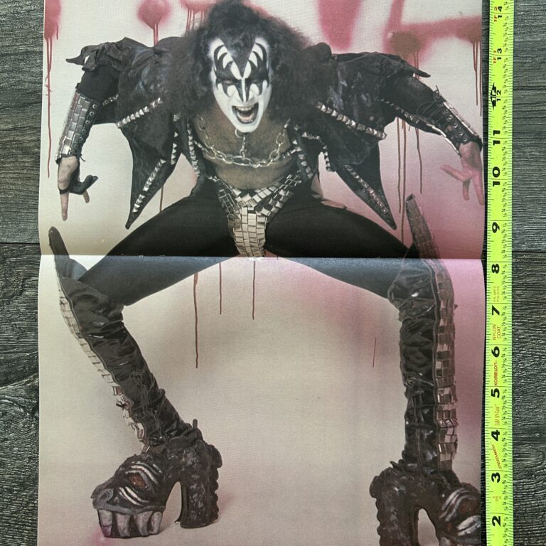 KISS Poster Centerfold Alive 2 GENE SIMMONS Graffiti 1977 Vintage Kiss Aucoin