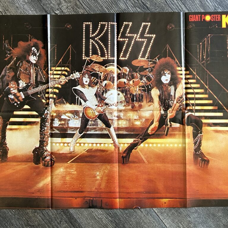 KISS Poster Centerfold Love Gun Tour Japan Japanese Vintage Kiss Aucoin 21x31