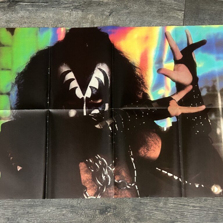 KISS Poster Centerfold GENE SIMMONS Love Gun Colors Vintage Kiss Aucoin 21 x 32