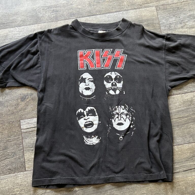 Kiss Vintage T-Shirt Debut Album Faces Large Head Shop Vintage Kiss Aucoin Era