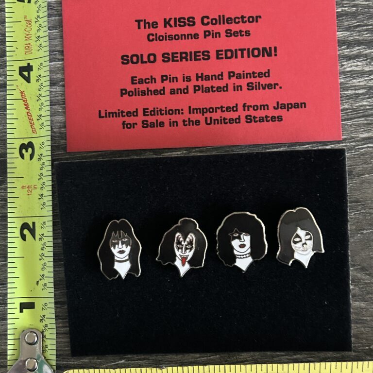 KISS Pin Badge Set 1978 Solo Album Faces w/ Case Ltd Japan Japanese Vintage Kiss